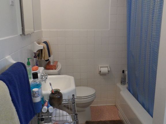4th image of 1695 Saint Clair Ave