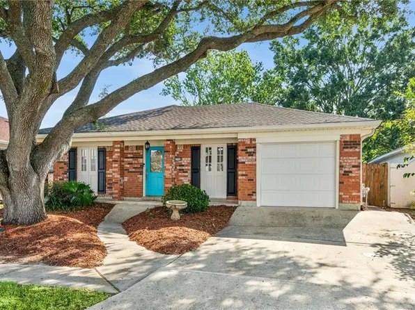 2772 Ridgefield Rd, Gretna, LA 70056