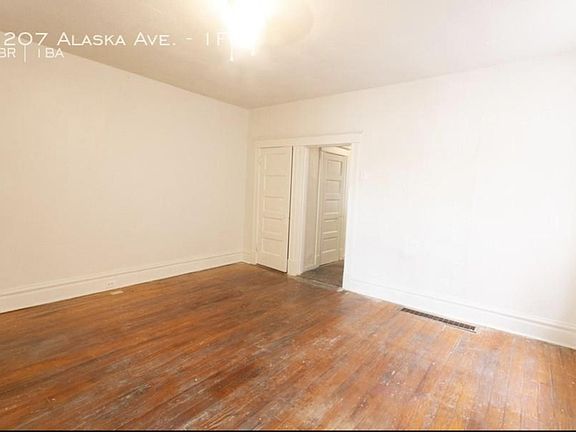 4th image of 5207 Alaska Ave #1F