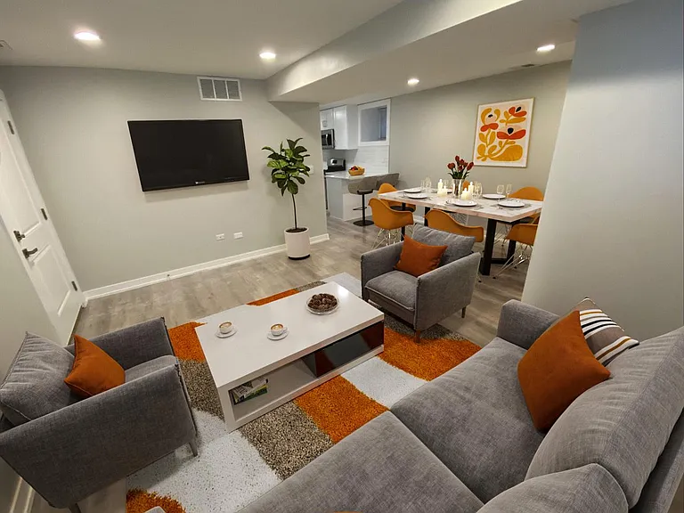 2119 W Potomac Ave #G — Photo 2