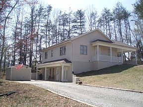 1st image of 822 Hillsfarm St NE