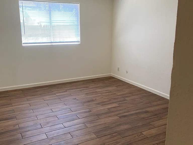 2237 Cherry Ln #102 — Photo 11