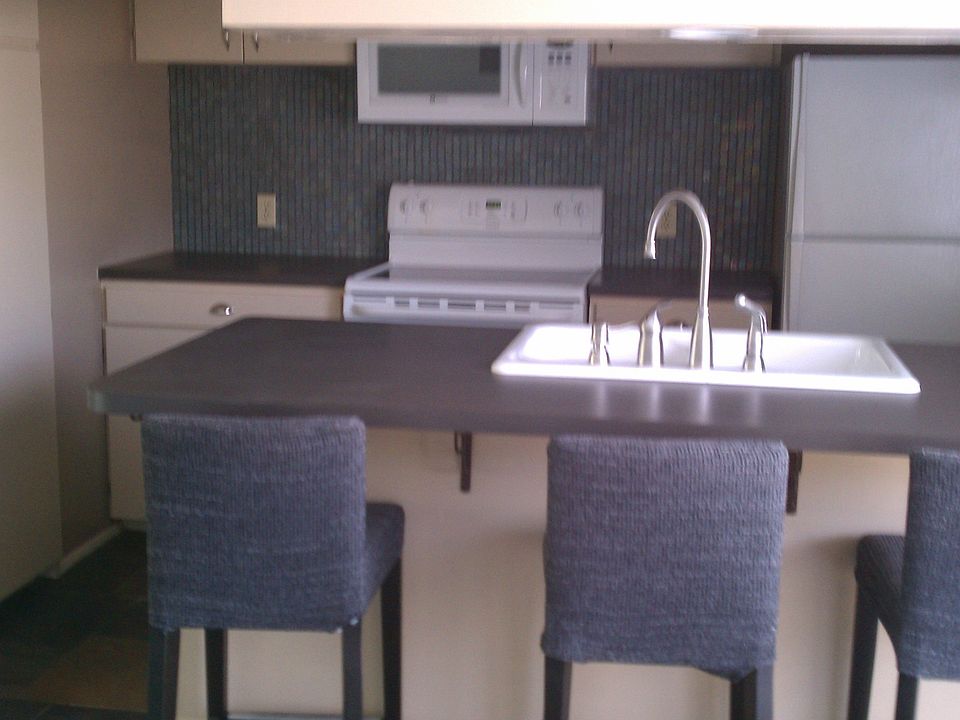1st image of 1304 Mariposa Dr APT 121
