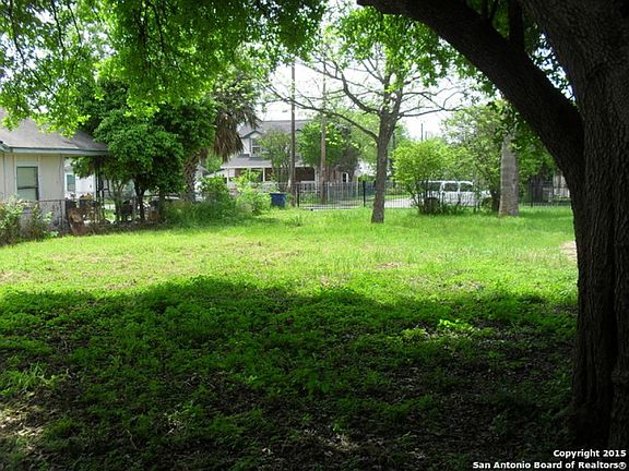 5th image of 145 Lorraine Ave
