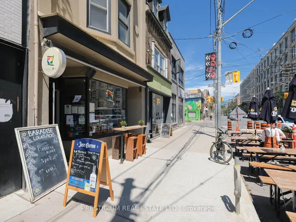 940A Queen St W, Toronto, ON M6J 1G8