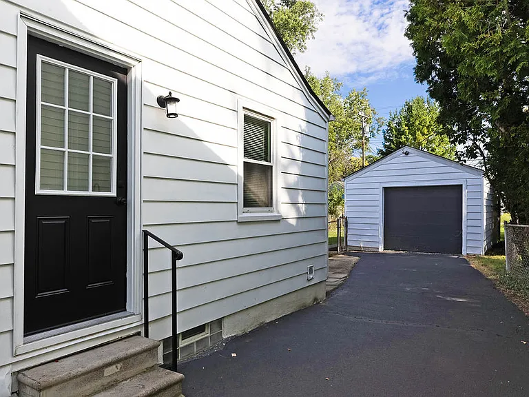 Side Entry_Garage