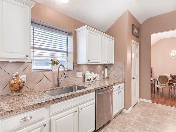 3rd image of 6403 Lake Chase Ct