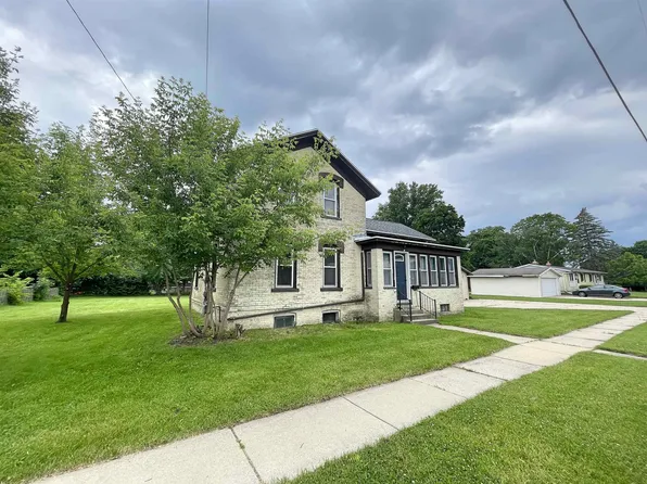 117 William St, Watertown, WI 53094