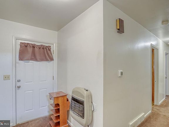 4th image of 7521 Pine Ave