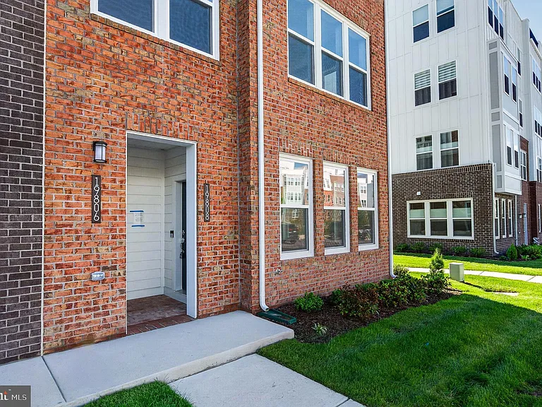19808 Lavender Dust Sq — Photo 4