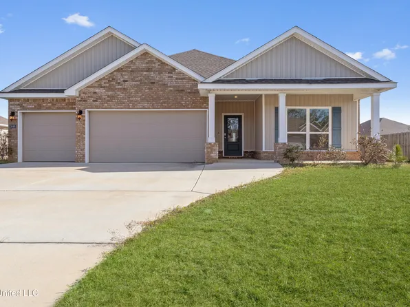 3046 Sea Oats Dr, Long Beach, MS 39560