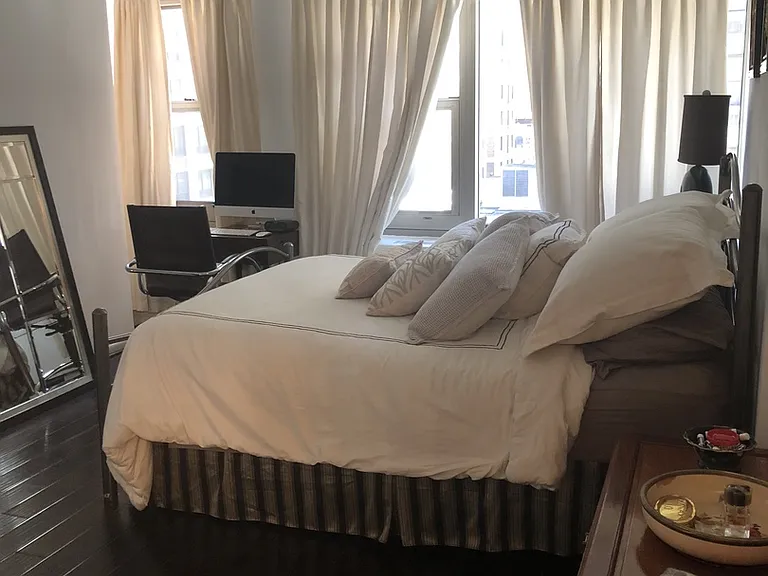247 E Chestnut St #504 — Photo 10