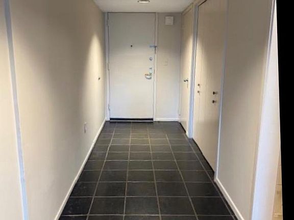 3rd image of 1 Markham Rd APT 1D