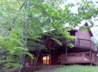 312 Hickory Ln, Ellijay, GA 30540