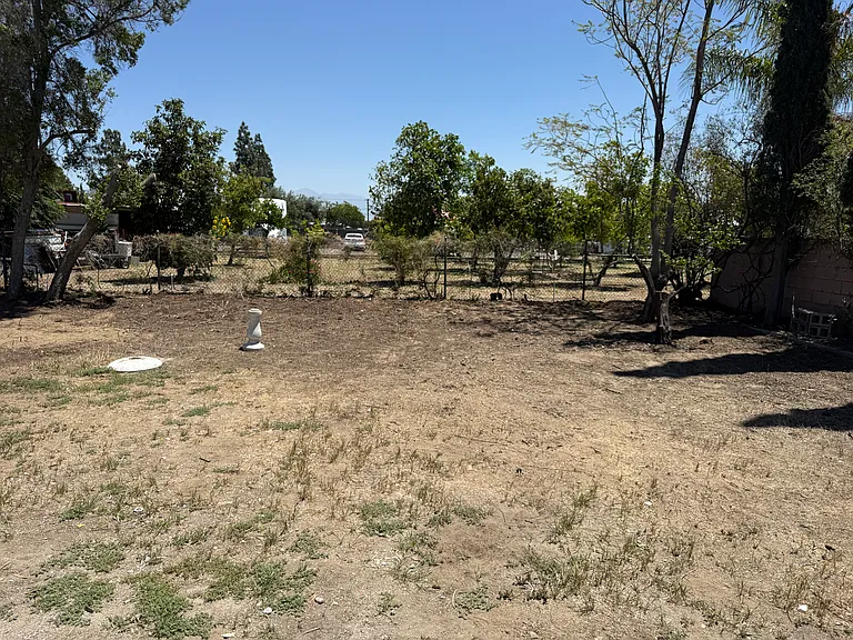 9823 Lombardy Ave — Photo 19
