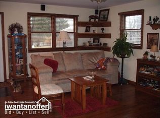 1326 Idlewild Dr, Round Lake Beach, IL