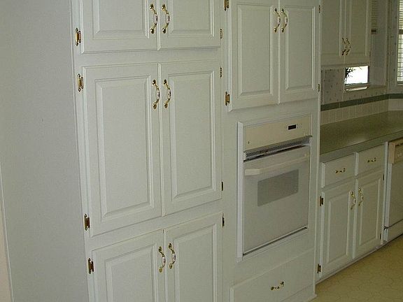 PLENTY OF CABINETS