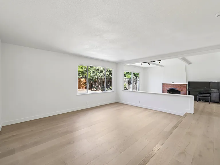 1175 Bodega Dr — Photo 9