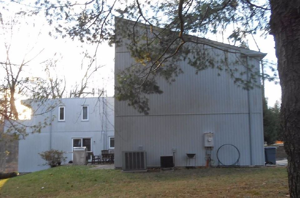 2nd image of 293 Earles Ln