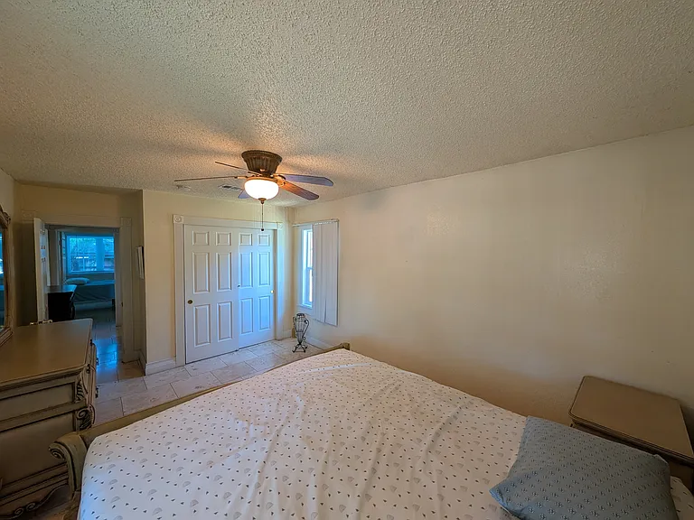 1330 N Arthur Ave — Photo 15