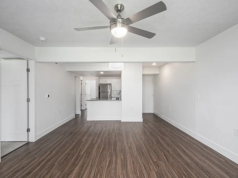 Byron Lakes Apartments — Photo 45