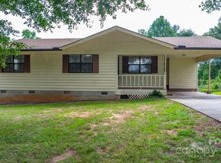 2124 27th Avenue Dr NE, Hickory, NC 28601