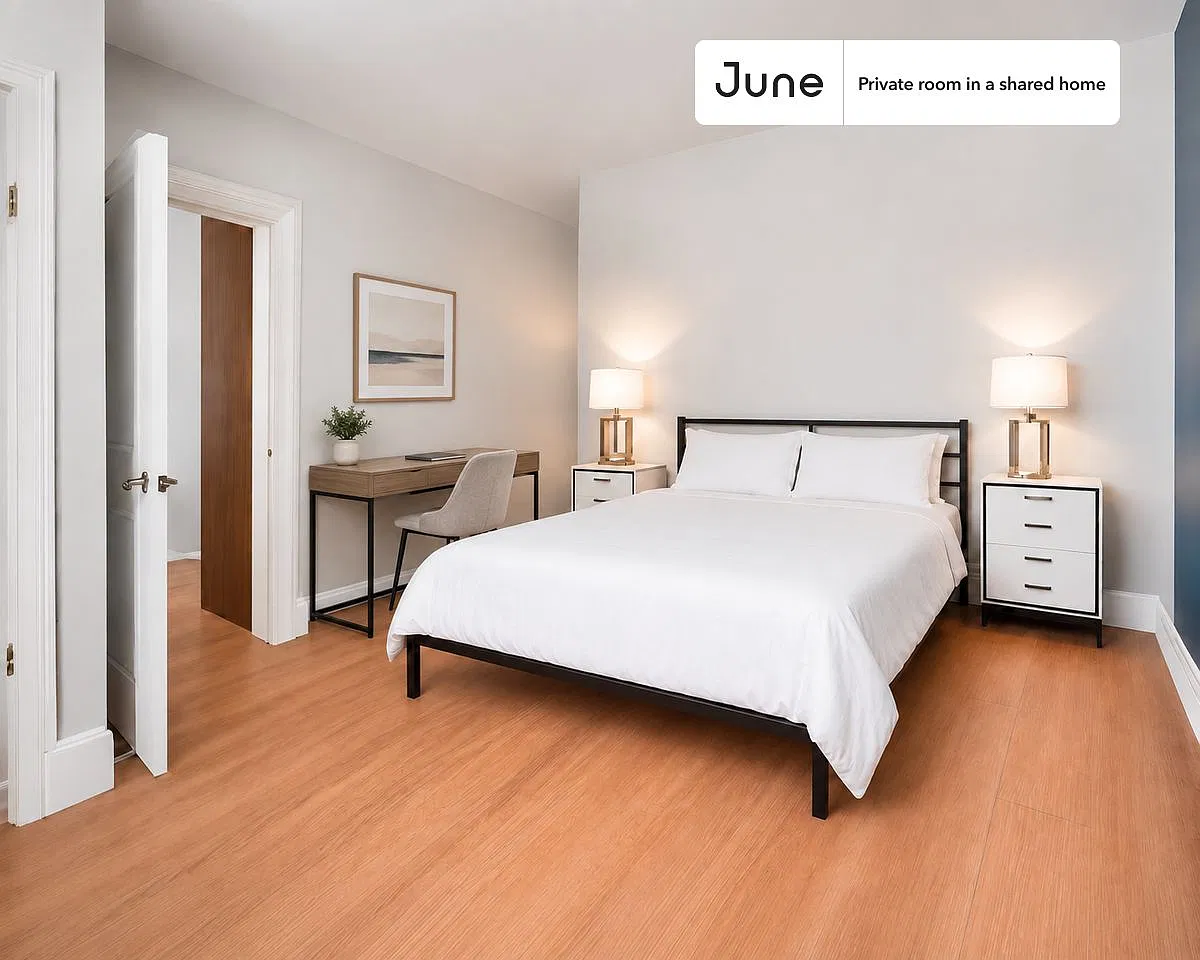 Queen bedroom in 5 bed/2 bath home in Allston #680 E — Photo 1
