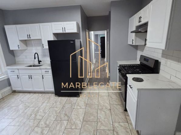 124 Hamilton St #22R