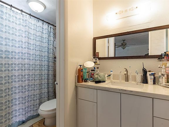 5th image of 1515 NE 125th Ter APT 212