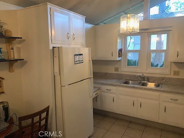 279 Avenida Carmel #C — Photo 8
