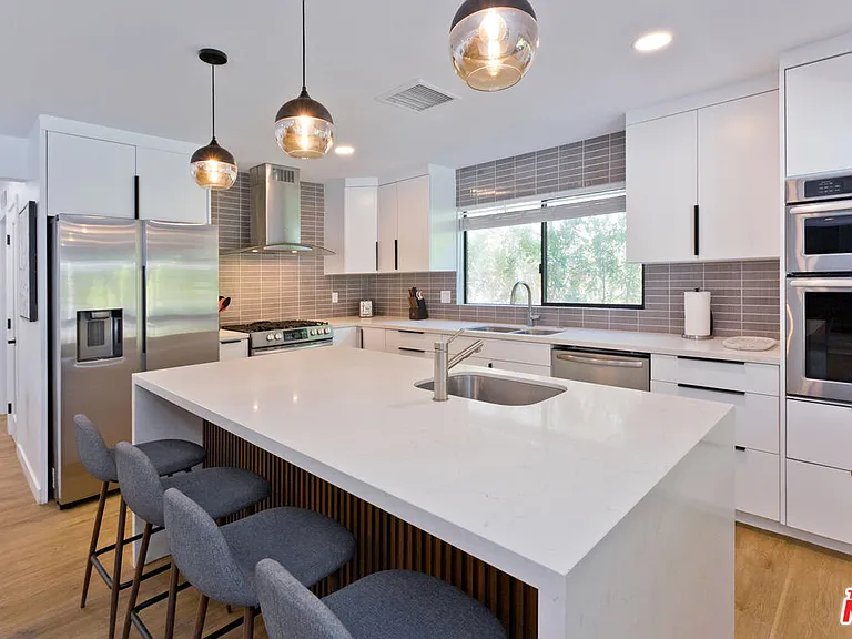 2660 N Farrell Dr — Photo 33