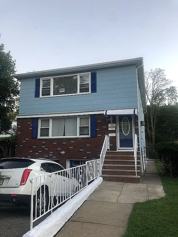 95 Tremont Ave photo 1