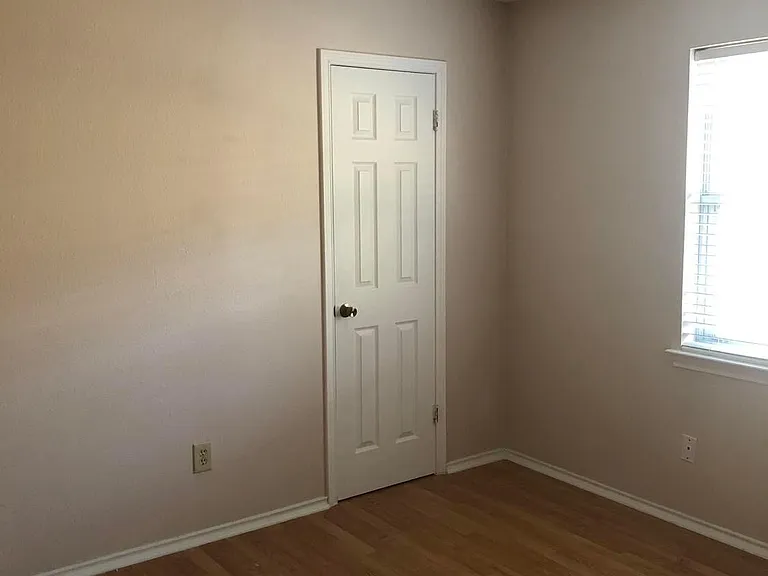 508 Erikson Trl — Photo 16