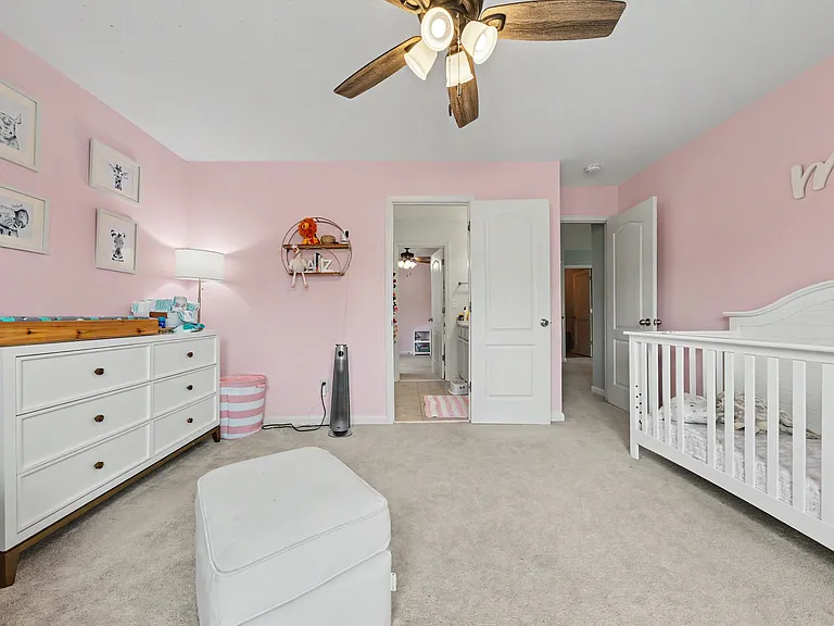 1147 Looking Glass Ln — Photo 6