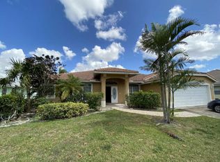 162 Fernwood Cres, Royal Palm Beach, FL 33411