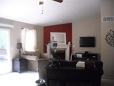 3rd image of 5 Turnberry Pl