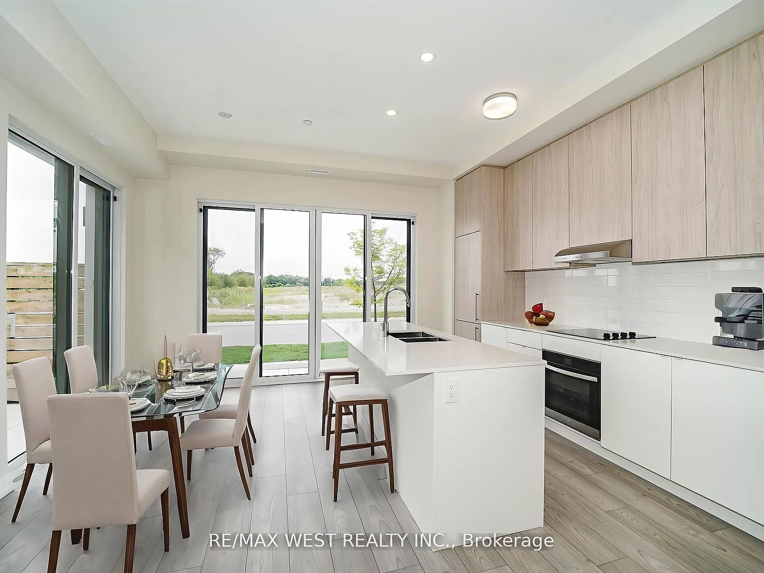 2 bed, $3,100 — Photo 3