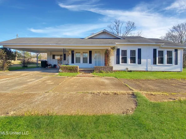 1048 Barnes Rd, Crystal Springs, MS 39059