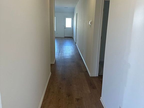 5th image of 1209 Meadow Brook Dr