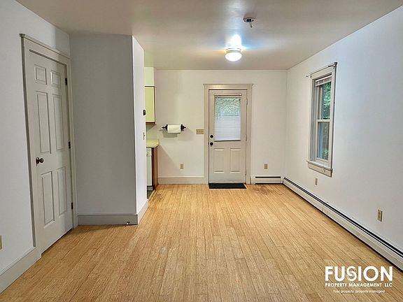 5th image of 112-116 Ethan Allen Pkwy