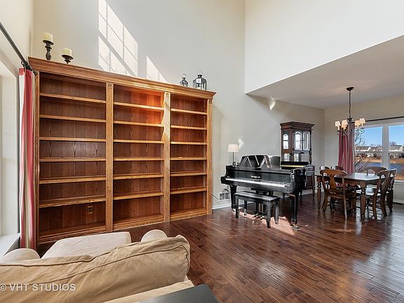 5th image of 39W494 N Hyde Park