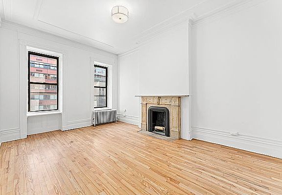 4th image of 1664 3rd Ave APT 5S