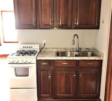 4th image of 182 Lancaster Ave #2