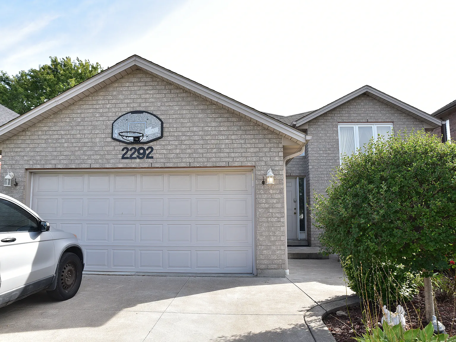 4 bed, 1200 sqft, $3,200 — Photo 1