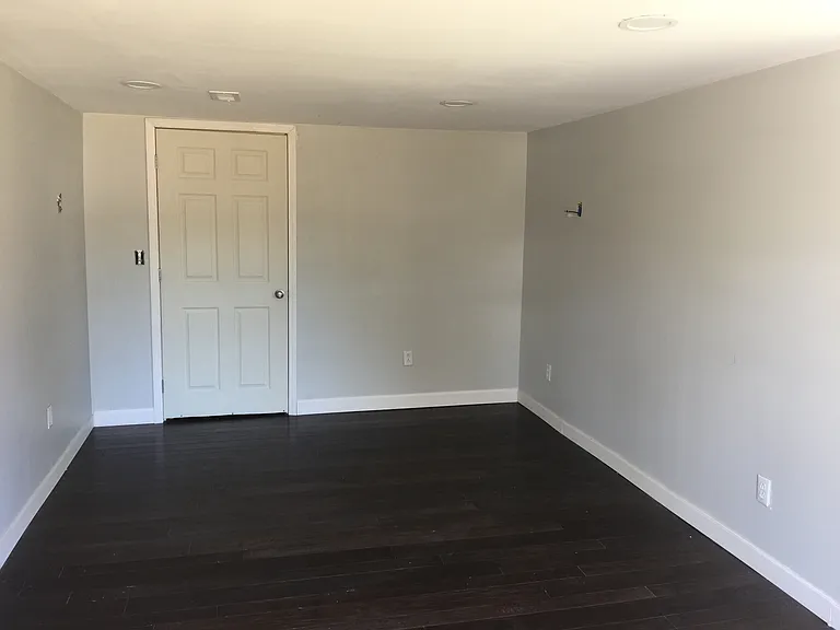 123 Memorial Dr — Photo 7