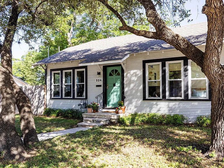 324 Lytle St — Photo 3