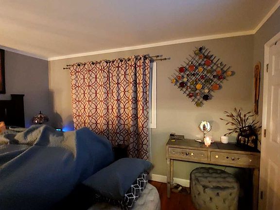5th image of 9851 Garden Ct