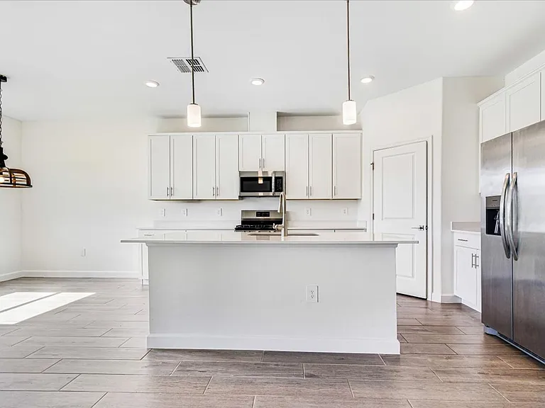 4873 Seafoam Trl — Photo 9