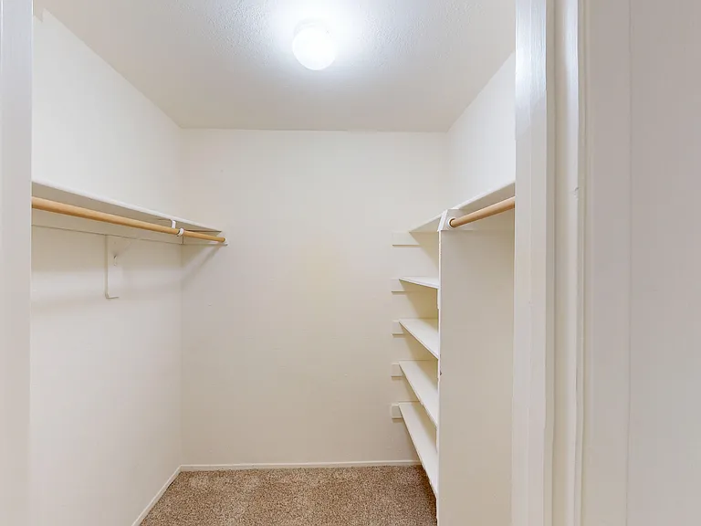 346 Robinson St #16 — Photo 10