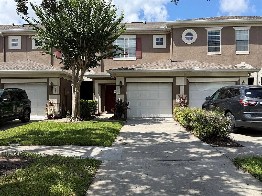 2 bed, 2.5 bath, 1304 sqft, $1,895 — Photo 1